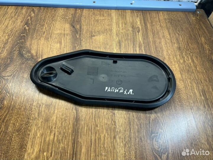 Накладка двери задняя левая Skoda Rapid лифтбек