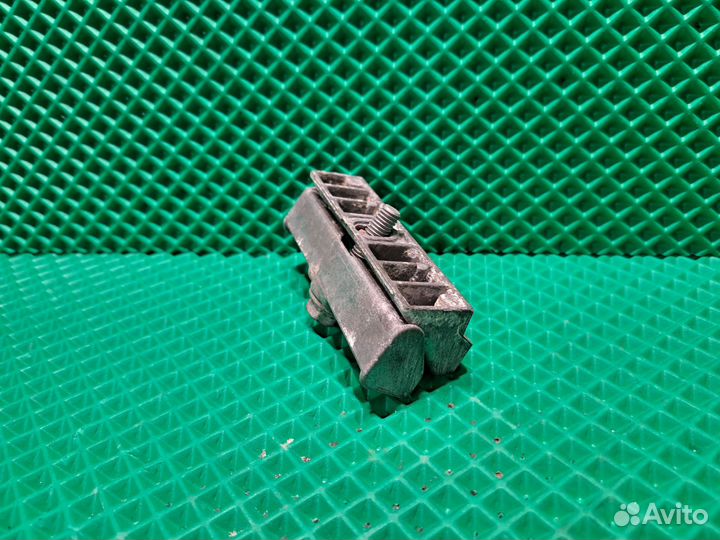 Кронштейн крепления акб BMW x1 F48