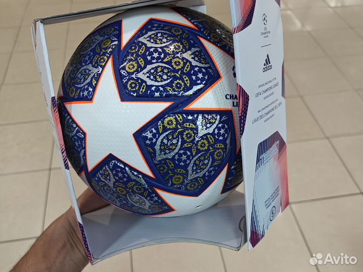 Футбольный мяч adidas champion league