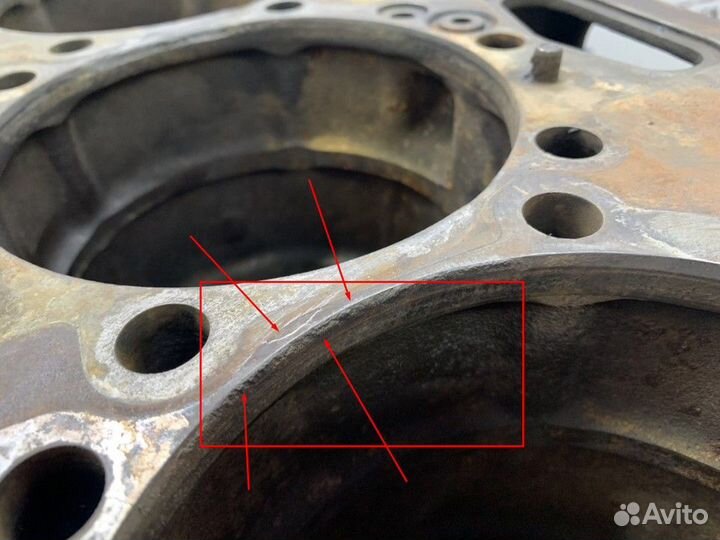 2055383 Блок цилиндров двигателя