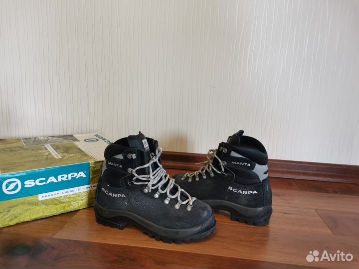 Трекинговые ботинки