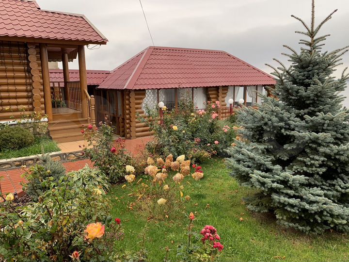 Дом 300 м² на участке 8 сот.