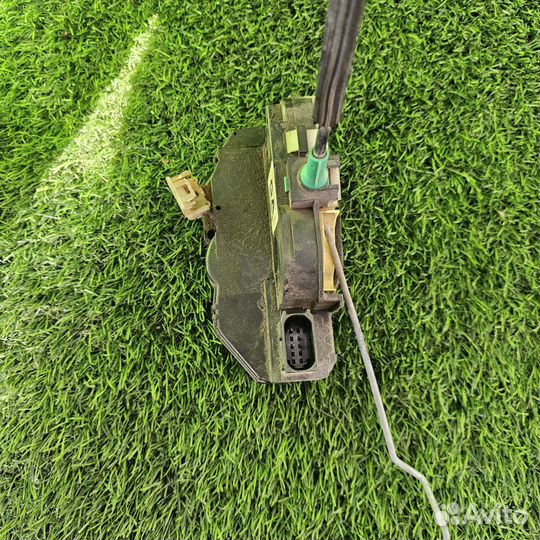 Замок двери задней левой Chevrolet Cruze J300