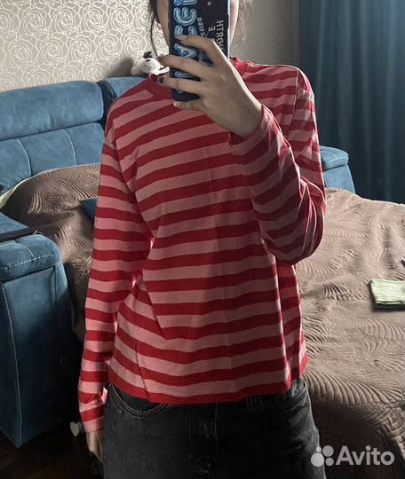 Лонгслив в полоску красно-розовый