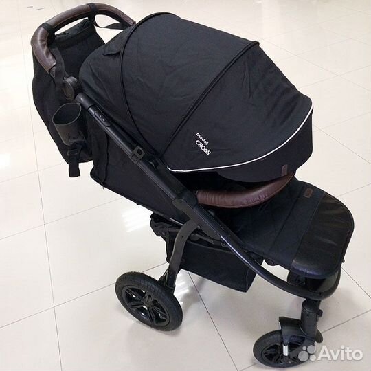 Прогулочная коляска bubago model cross