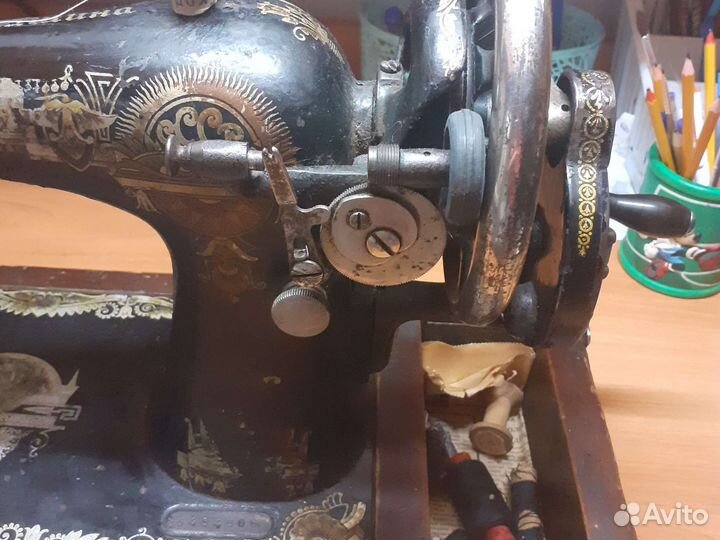 Швейная машина 