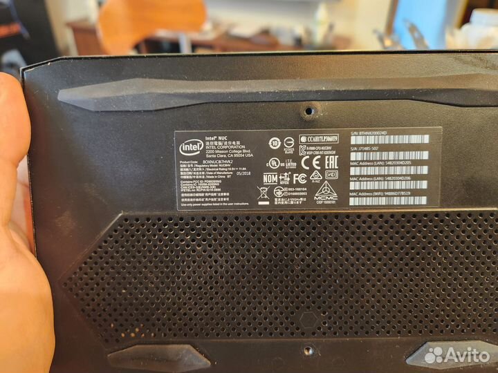 Мини пк Intel NUC hades canyon NUC8i7HVK