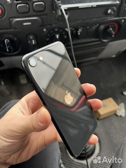 iPhone SE (2020), 64 ГБ