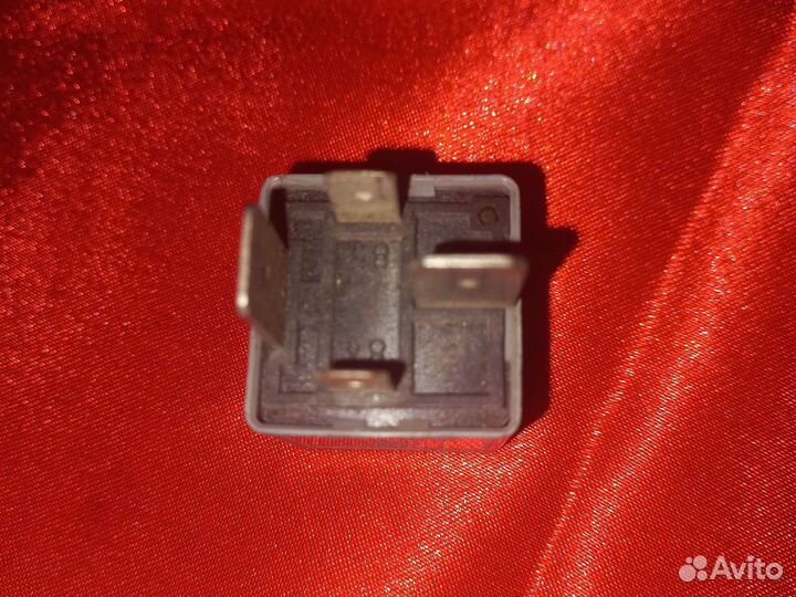 Реле 18 Audi Volkswagen 4х Контактное