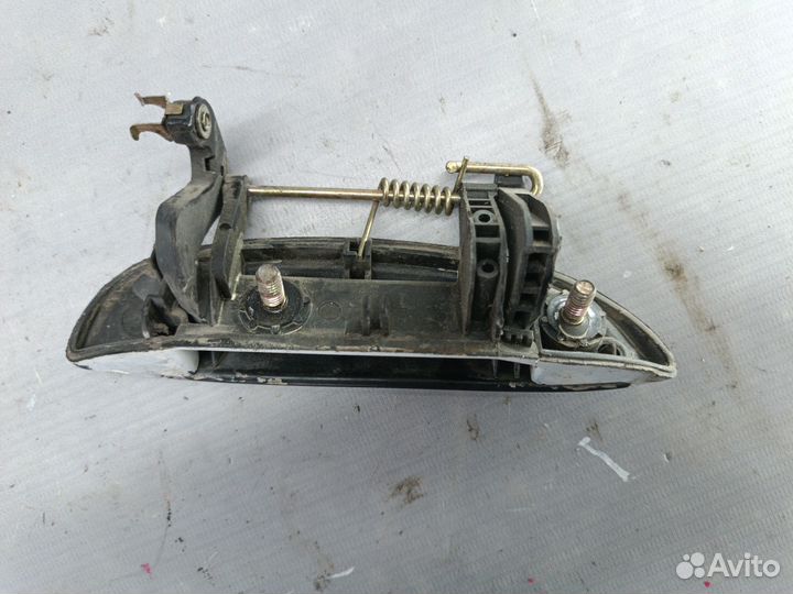 Ручка внешняя левая задняя Renault Logan 1