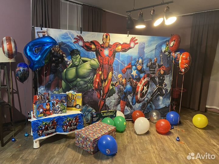 Фотообои мститель 300*200