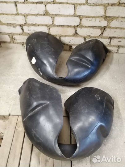 Комплект передних подкрылок