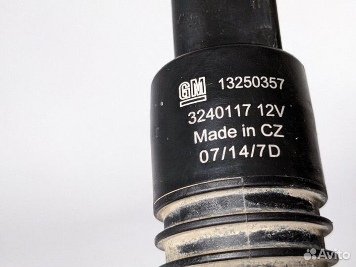 Моторчик бочка омывателя Opel Astra J хетчбек