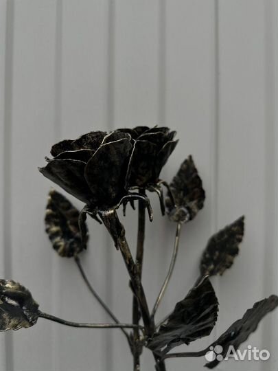 Кованая роза черная