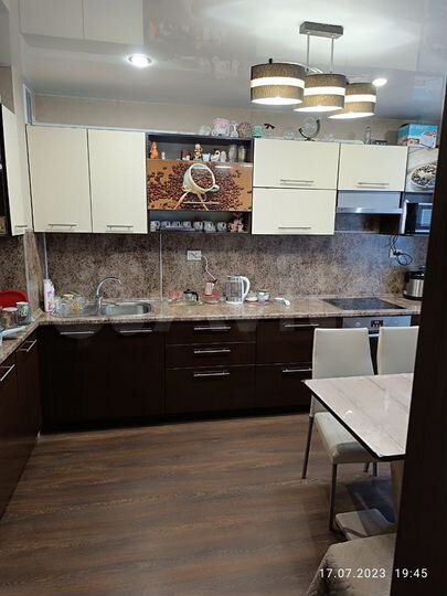 2-к. квартира, 65 м², 2/10 эт.