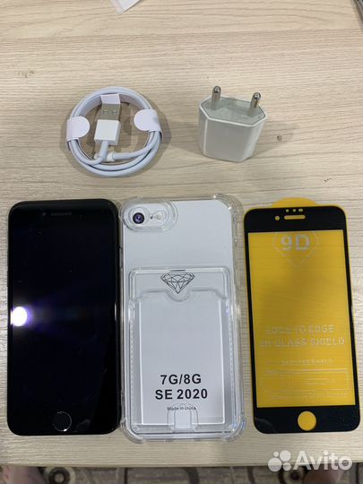 Телефон iPhone 7 32gb jet black