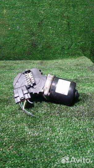 Моторчик стеклоочистителя передний Renault Megane