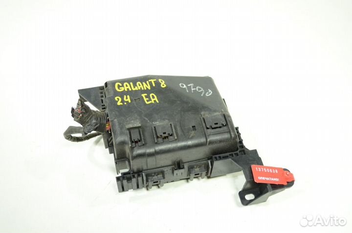 Блок предохранителей Mitsubishi Galant EA3A 2.4L