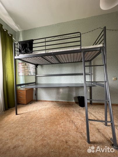 Кровать чердак со столом