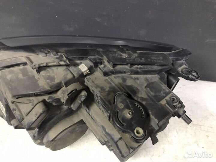 Фара правая Volkswagen Amarok