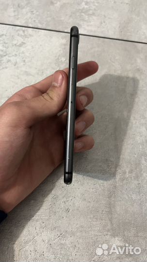 iPhone 8, 64 ГБ