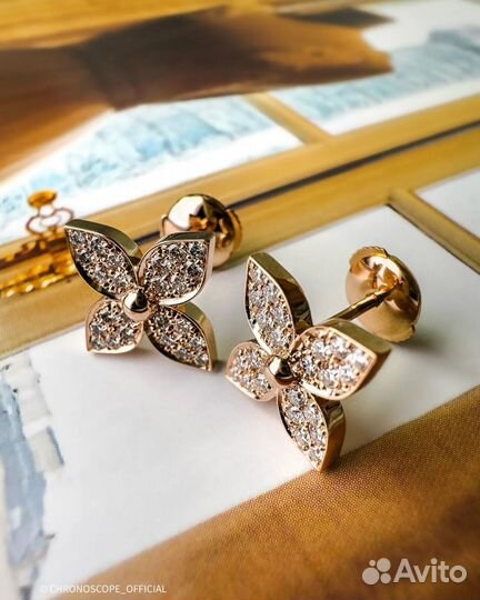 Серьги Louis Vuitton Star Blossom Stud