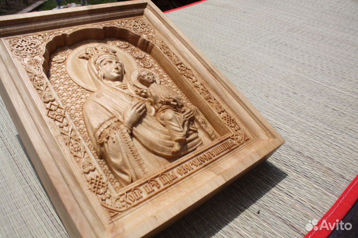 Резные иконы из дерева