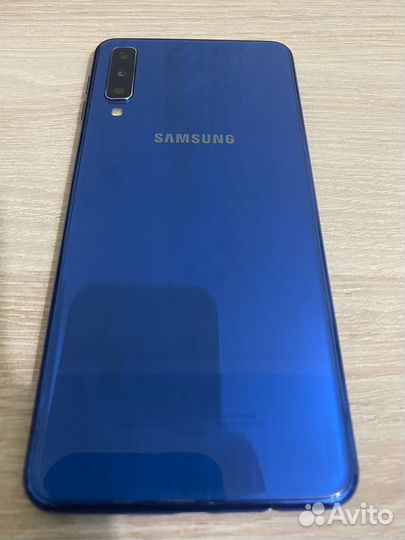 Телефон Samsung Galaxy A7