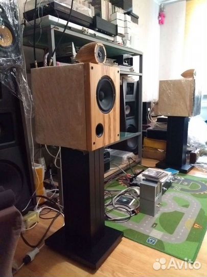 HI-END Loudspeakers Bassus Nutti