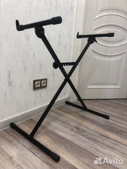 Стойка для синтезатора