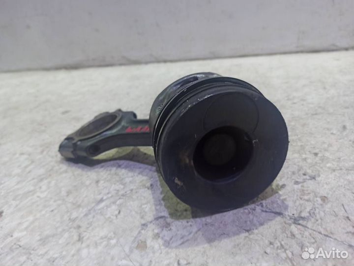 Поршень с шатуном Мерседес