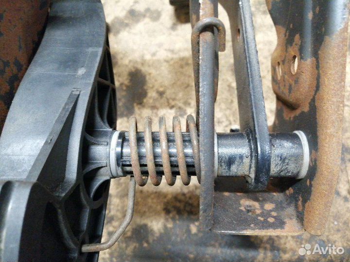 Педальный узел LADA Largus LB K7M 2013