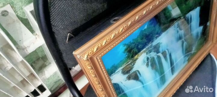 Светящаяся картина с водопадом и звуками птиц