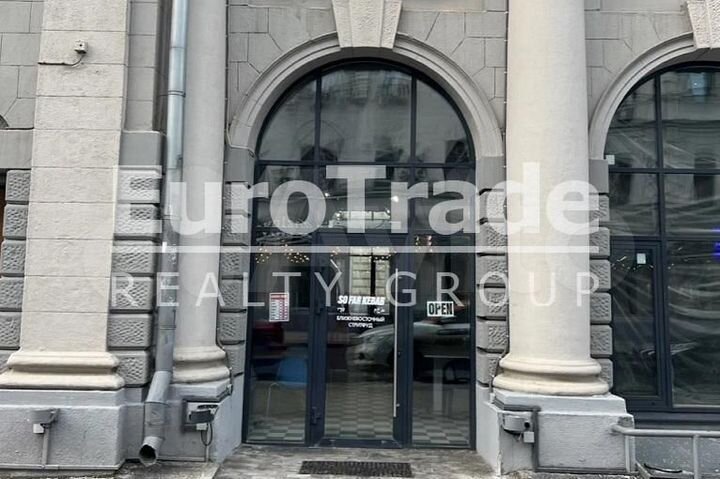 Продам торговое помещение, 74 м²