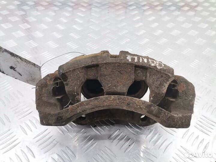 Суппорт передний правый Nissan X-Trail T30 рест