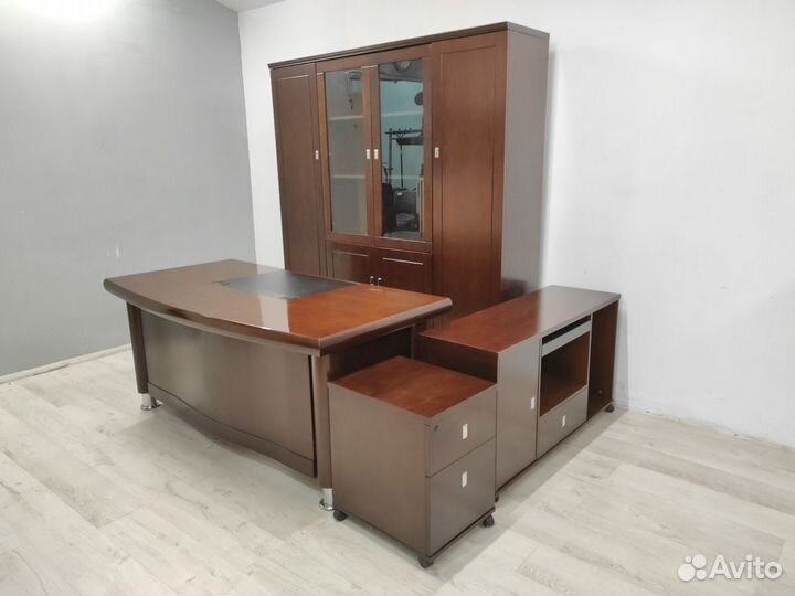 Кабинет руководителя (4 предмета) б/у шпон 01315