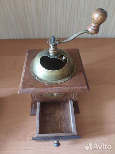 Ручная мельница (кофемолка, антиквар)