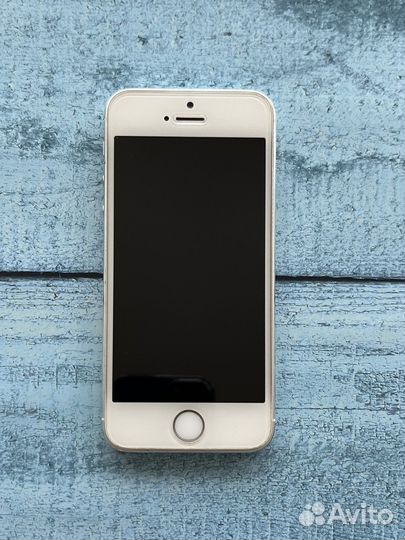 Телефон iPhone 5s