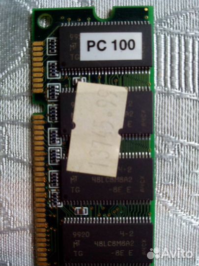 Micron MT48LC8M8A2TG-8E E (SDR / PC 100 / 64 Мб)