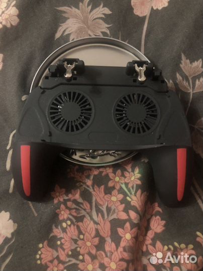 Игровая консоль с охлаждением