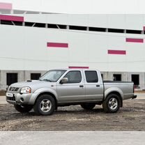 Nissan NP300 2.5 MT, 2012, 300 000 км, с пробегом, цена 950 000 руб.