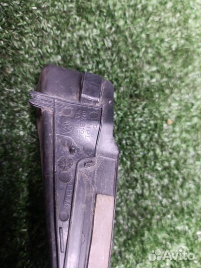 Водосток Volkswagen Polo liftback