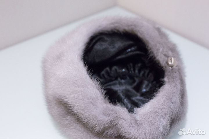 Серая норковая шапка-берет