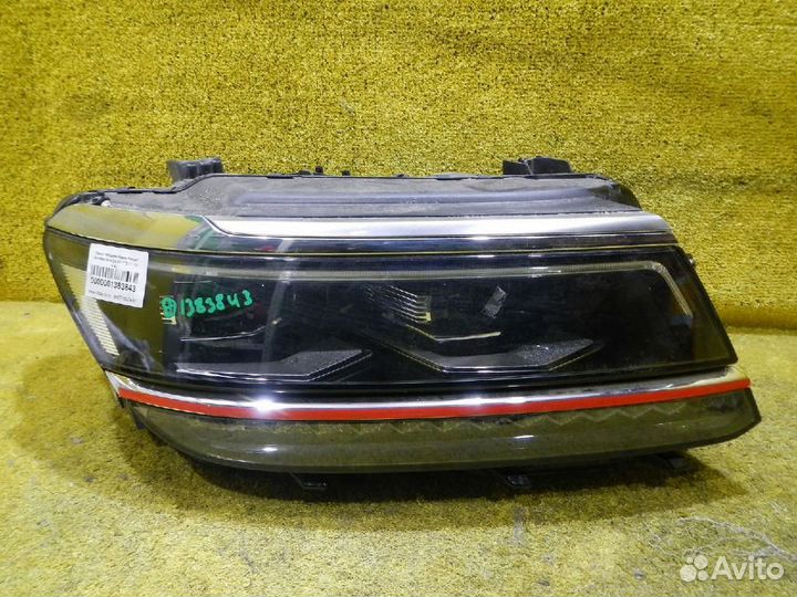 Фара правая Volkswagen Tiguan