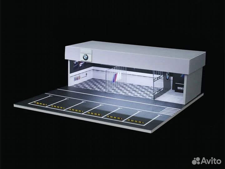 MoreArt 1/64 BMW modification shop