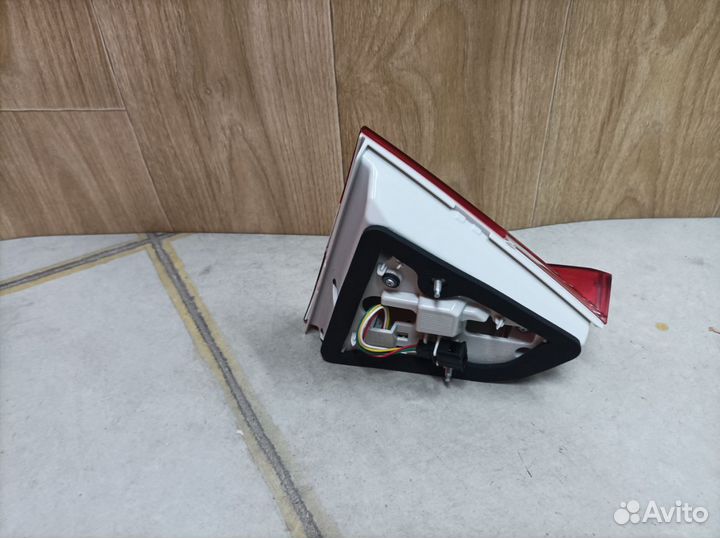 Фонарь левый внутренний Skoda Superb 2 2008-2015