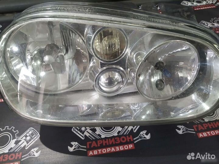 Фара передняя правая Volkswagen Golf IV