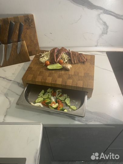 Торцевая разделочная доска с гастроемкостью