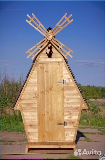 Уличный туалет деревянный KEY675