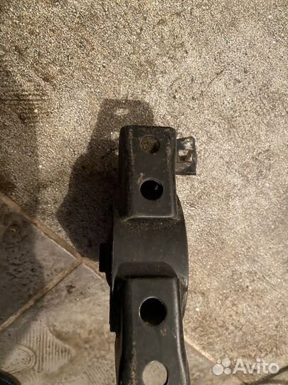 Подушка двигателя задняя на ford